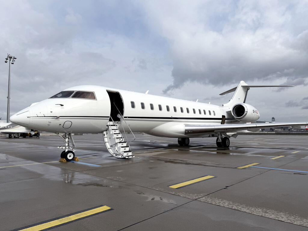Goldeck-Bombardier-Global-XRS-Outside