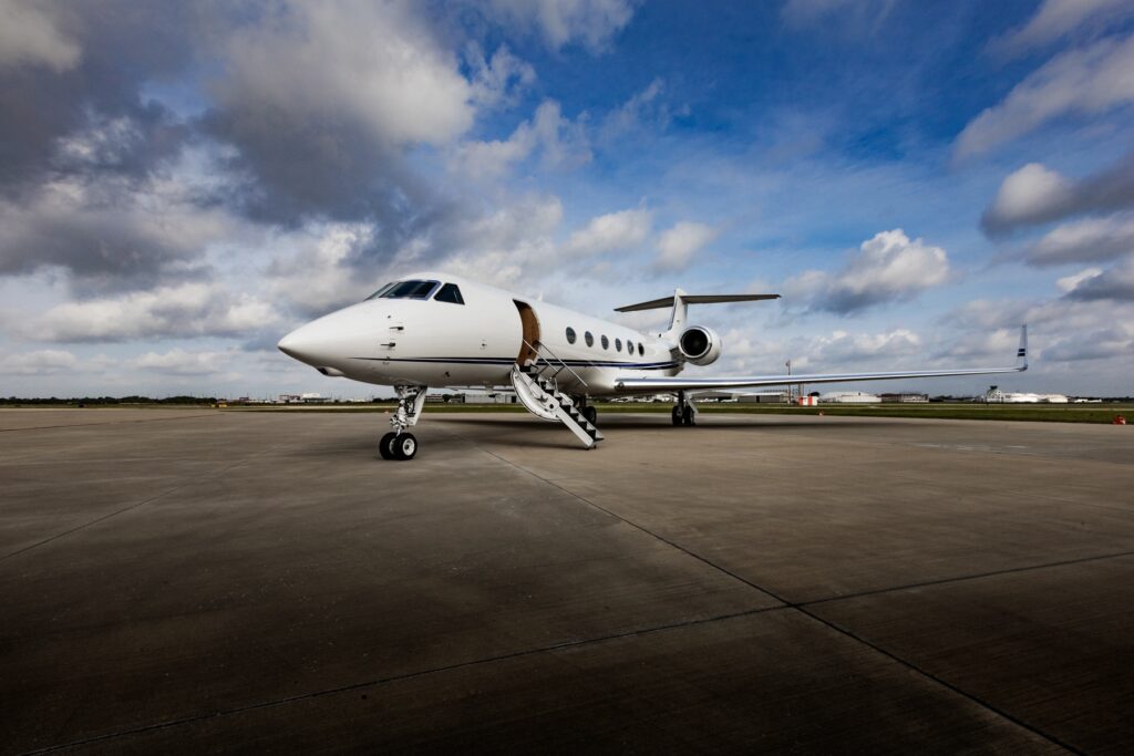 gulfstream-v-n9102-1